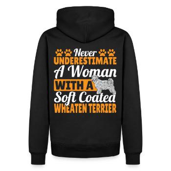 Unterschätzen Sie niemals eine Frau mit Soft - Männer Premium Bio Hoodie - Schwarz - Hinten - Nico (187cm)