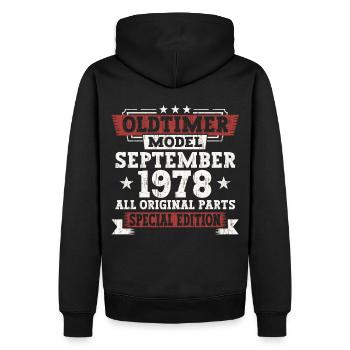 Oldtimer Septembre 1978 Cadeau de 44e anniversaire - Sweat à capuche Premium bio Homme - noir - Dos - Nico (187cm)