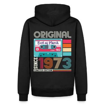50 Geburtstag Mann März Jahrgang 1973 Fun Kassette - Männer Premium Bio Hoodie - Schwarz - Hinten - Nico (187cm)