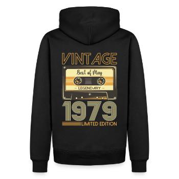 44 Birthday Man Woman Cassette Mai 1979 - Sweat à capuche Premium bio Homme - noir - Dos - Nico (187cm)
