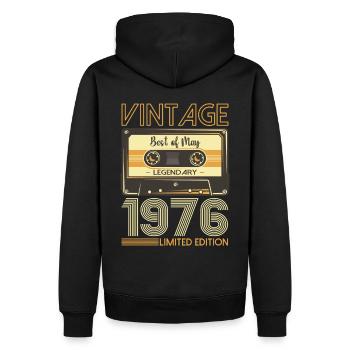 47 Birthday Man Woman Cassette Mai 1976 - Sweat à capuche Premium bio Homme - noir - Dos - Nico (187cm)