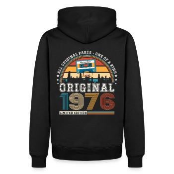47. Geburtstag Mann Juni Jahrgang 1976 Kassette - Männer Premium Bio Hoodie - Schwarz - Hinten - Nico (187cm)