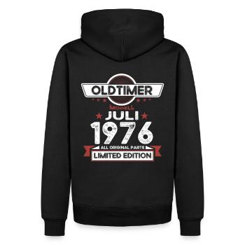 47. Geburtstag Mann Oldtimer Juli Jahrgang 1976 - Männer Premium Bio Hoodie - Schwarz - Hinten - Nico (187cm)