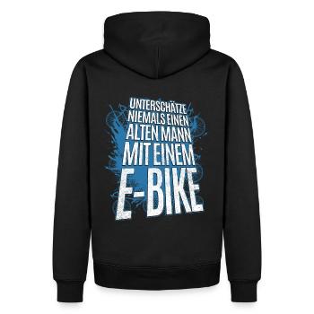 Unterschätze nie einen älteren Mann mit E-Bike - Männer Premium Bio Hoodie - Schwarz - Hinten - Nico (187cm)
