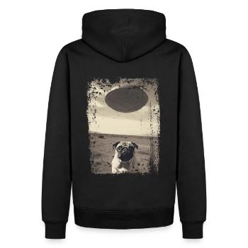 Lustiger Mops Hund mit UFO Retro Vintage Alien - Männer Premium Bio Hoodie - Schwarz - Hinten - Nico (187cm)