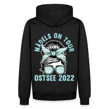 Mädels on Tour Ostsee 2022 - Männer Premium Bio Hoodie - Schwarz - Hinten - Nico (187cm)