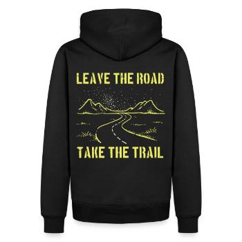 Verlassen Sie die Straße, nehmen Sie das Trail Dir - Männer Premium Bio Hoodie - Schwarz - Hinten - Nico (187cm)