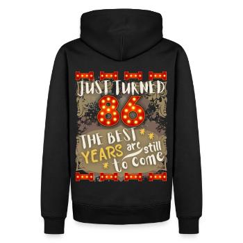 86. Geburtstag 86 Jahre alt Vintage-Design, Spruch - Männer Premium Bio Hoodie - Schwarz - Hinten - Nico (187cm)