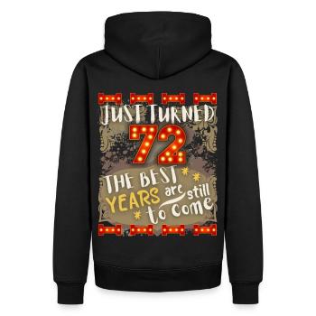 72. Geburtstag 72 Jahre alt Vintage-Design, Spruch - Männer Premium Bio Hoodie - Schwarz - Hinten - Nico (187cm)