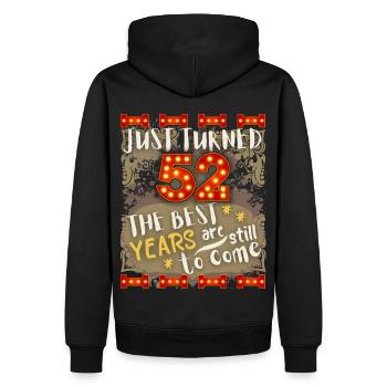 52. Geburtstag 52 Jahre alt Vintage-Design, Spruch - Männer Premium Bio Hoodie - Schwarz - Hinten - Nico (187cm)