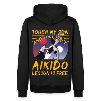 Touch my Son und Ihre erste Aikido-Stunde ist kostenlos - Männer Premium Bio Hoodie - Schwarz - Hinten - Nico (187cm)