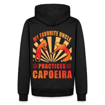 Mein Lieblingsonkel praktiziert Capoeira - Männer Premium Bio Hoodie - Schwarz - Hinten - Nico (187cm)