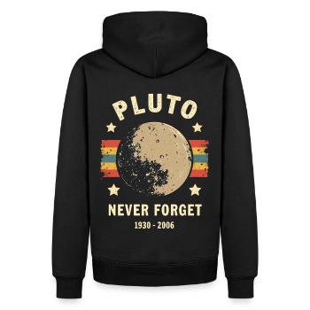 Pluto Never Forget – Retro Space - Männer Premium Bio Hoodie - Schwarz - Hinten - Nico (187cm)