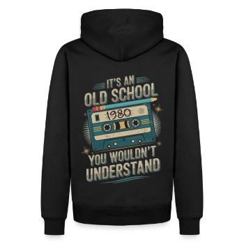 Oldschool 1980 – Ein echter Klassiker - Männer Premium Bio Hoodie - Schwarz - Hinten - Nico (187cm)