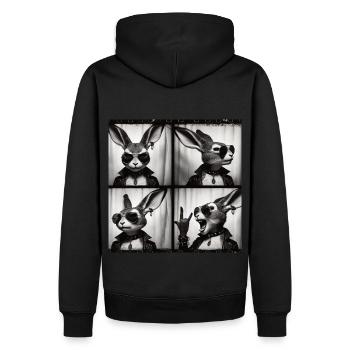 Badass Hase – Rocker Style mit Sonnenbrille - Männer Premium Bio Hoodie - Schwarz - Hinten - Nico (187cm)