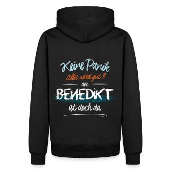 Benedikt - Keine Panik. Alles wird gut - Männer Premium Bio Hoodie - Schwarz - Hinten - Nico (187cm)