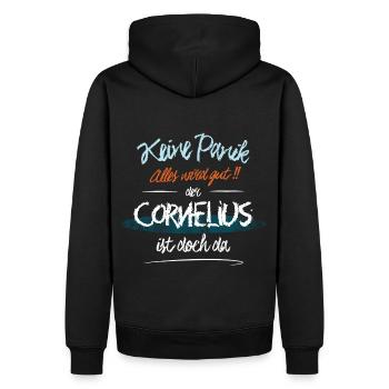 Cornelius - Keine Panik. Alles wird gut - Männer Premium Bio Hoodie - Schwarz - Hinten - Nico (187cm)