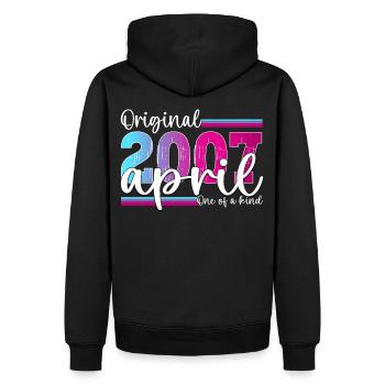 16. Geburtstag Frau Magenta April Jahrgang 2007 - Männer Premium Bio Hoodie - Schwarz - Hinten - Nico (187cm)