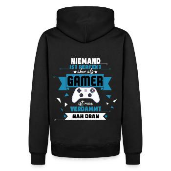 Lustiger Gaming Spruch für Gamer und Zocker - Männer Premium Bio Hoodie - Schwarz - Hinten - Nico (187cm)