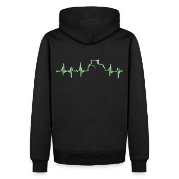Heartbeat - Bauer - Edition green - Männer Premium Bio Hoodie - Schwarz - Hinten - Nico (187cm)