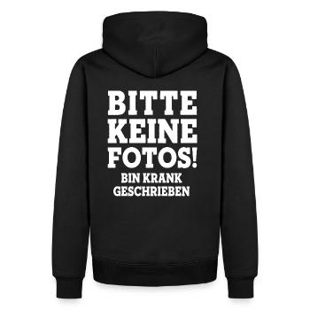 BITTE KEINE FOTOS BIN KRANK GESCHRIEBEN Statement - Männer Premium Bio Hoodie - Schwarz - Hinten - Nico (187cm)