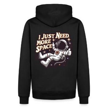 Astronaut Lustiger Spruch I Need More Space - Männer Premium Bio Hoodie - Schwarz - Hinten - Nico (187cm)