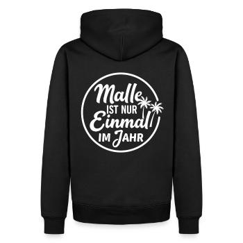 Malle ist nur einmal im Jahr – Mallorca Fans - Männer Premium Bio Hoodie - Schwarz - Hinten - Nico (187cm)