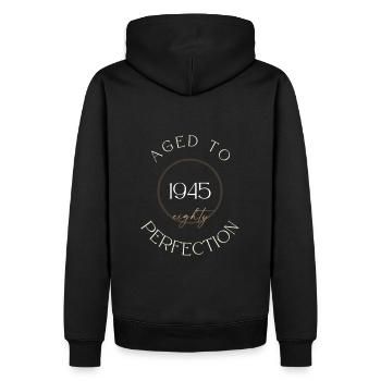 80. Geburtstag, aged to perfection 1945, Geschenk - Männer Premium Bio Hoodie - Schwarz - Hinten - Nico (187cm)