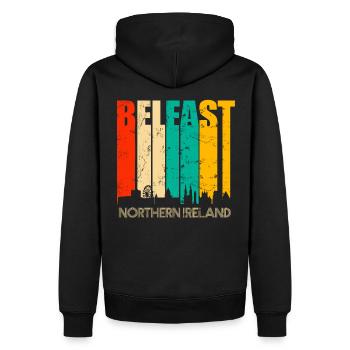 Belfast Nordirland - Männer Premium Bio Hoodie - Schwarz - Hinten - Nico (187cm)