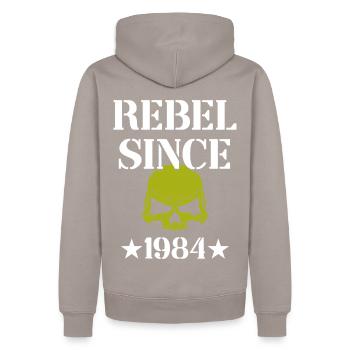 Rebel since 1984 - Männer Premium Bio Hoodie - Taupe - Hinten - Nico (187cm)