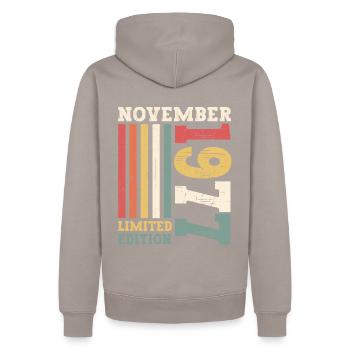 Original November 1977 45th birthday gift - Men’s Premium Organic Hoodie - taupe - Back - Nico (187cm)