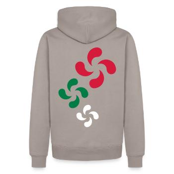 Baskische Quer - Männer Premium Bio Hoodie - Taupe - Hinten - Nico (187cm)