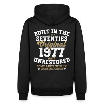 Built in the seventies 1977 45. Geburtstag Herren - Männer Premium Bio Hoodie - Schwarz - Hinten - Nico (187cm)