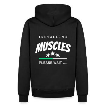 Installing Muscles – Lustiges Bodybuilding T-Shirt - Männer Premium Bio Hoodie - Schwarz - Hinten - Nico (187cm)