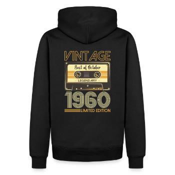 63. Geburtstag Kassette Oktober Jahrgang 1960 Tape - Männer Premium Bio Hoodie - Schwarz - Hinten - Nico (187cm)