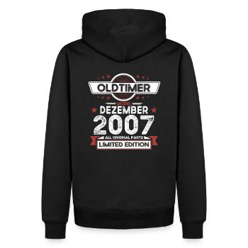 16. Geburtstag Oldtimer Dezember Jahrgang 2007 - Männer Premium Bio Hoodie - Schwarz - Hinten - Nico (187cm)