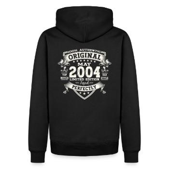 Geburtstag 2004 Mai 2004 Jahrgang 2004 Legende 04 - Männer Premium Bio Hoodie - Schwarz - Hinten - Nico (187cm)