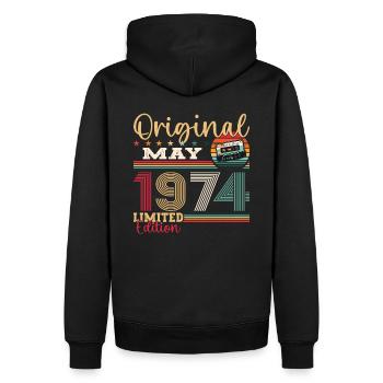Original Mai 1974 Millésime 1974 Anniversaire 1974 - Sweat à capuche Premium bio Homme - noir - Dos - Nico (187cm)