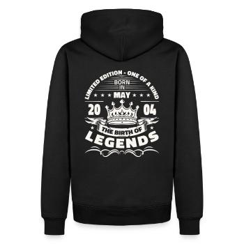 Legende Mai 2004 Jahrgang 2004 Geburtstag 2004 - Männer Premium Bio Hoodie - Schwarz - Hinten - Nico (187cm)