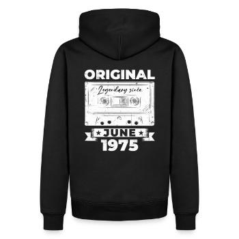 Kassette Juni 1975 Jahrgang 1975 Geburtstag 1975 - Männer Premium Bio Hoodie - Schwarz - Hinten - Nico (187cm)