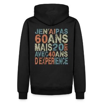 60 ans, anniversaire 60 ans - Sweat à capuche Premium bio Homme - noir - Dos - Nico (187cm)
