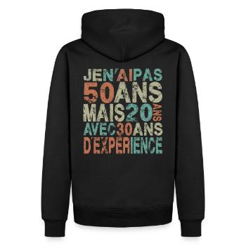 50 ans, anniversaire 50 ans - Sweat à capuche Premium bio Homme - noir - Dos - Nico (187cm)