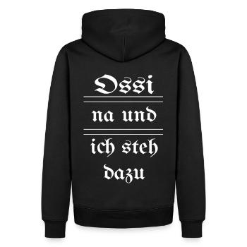 Ossi - na und - ich steh dazu - Männer Premium Bio Hoodie - Schwarz - Hinten - Nico (187cm)