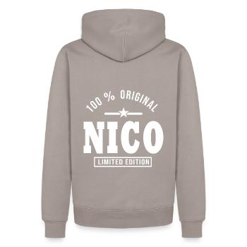 Geschenk Nico personalisierter Name nico - Männer Premium Bio Hoodie - Taupe - Hinten - Nico (187cm)