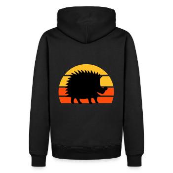 Glücklicher Igel vor einer Halbsonne - Männer Premium Bio Hoodie - Schwarz - Hinten - Nico (187cm)