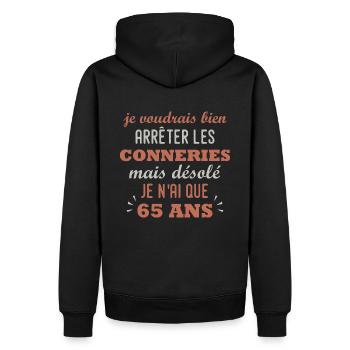anniversaire 65 ans cadeau humour 65 ans homme - Sweat à capuche Premium bio Homme - noir - Dos - Nico (187cm)