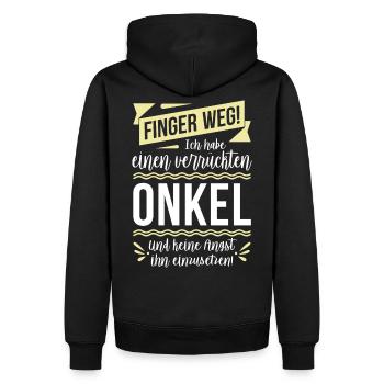 Finger weg! Ich habe einen verrückten Onkel... - Männer Premium Bio Hoodie - Schwarz - Hinten - Nico (187cm)