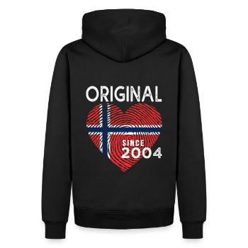 Jubiläum 2004 Original seit 2004 Norwegen - Männer Premium Bio Hoodie - Schwarz - Hinten - Nico (187cm)
