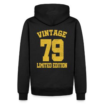 Année de naissance 1979 - Sweat à capuche Premium bio Homme - noir - Dos - Nico (187cm)