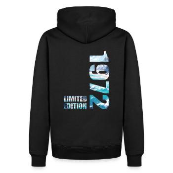 1972 Limited Edition T-Shirt Geburtstags Idee - Männer Premium Bio Hoodie - Schwarz - Hinten - Nico (187cm)